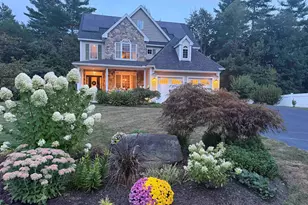 144 Boxwood Ln, Dover, NH 03820 - Photo 2