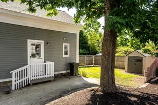 9 New York St, Dover, NH 03820 - Photo 4