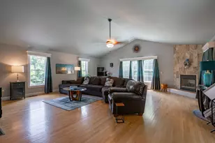 7 Tracie Ln, Weare, NH 03281 - Photo 14
