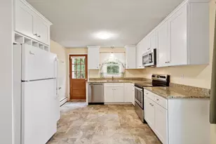18 Williams St, Salem, NH 03079 - Photo 10