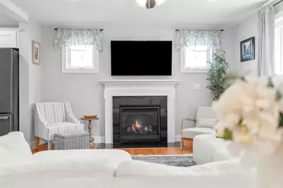 10 Meghan Drive, Sandown, NH 03873 - Photo 8
