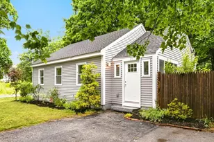 71 Manchester St, Nashua, NH 03064 - Photo 2