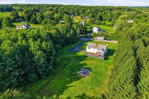 12 Constance Dr, Londonderry, NH 03053 - Photo 44