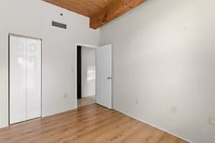 335 Cypress St, Manchester, NH 03103 - Photo 12