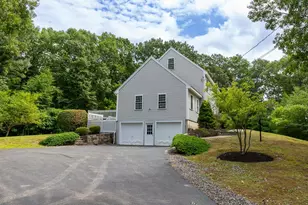 13 Cottonwood Rd, Plaistow, NH 03865 - Photo 2