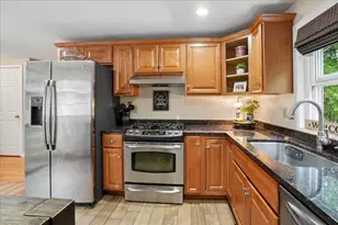 329 Whittier Dr, Fremont, NH 03044 - Photo 8