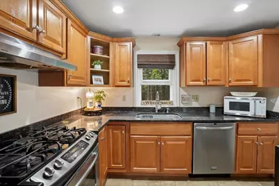 329 Whittier Drive, Fremont, NH 03044 - Photo 6