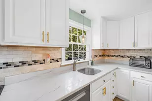 49 Hampton Falls Rd, Exeter, NH 03833 - Photo 6
