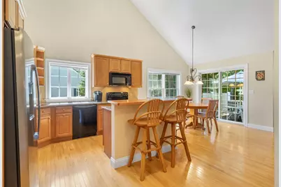 10 Cortland Avenue, Stratham, NH 03885 - Photo 14