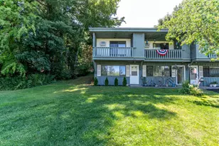 28 Chandler Ave, Plaistow, NH 03865 - Photo 1