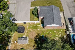 15 Irving St, Salem, NH 03079 - Photo 32