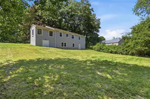132 Haverhill Rd, Salem, NH 03079 - Photo 6