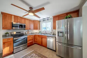 142 Pako St, Keene, NH 03431 - Photo 6