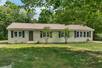 28 Mount Vernon Street, Farmington, NH 03835 - Photo 2