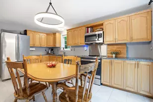 127A Green Rd, Raymond, NH 03077 - Photo 8