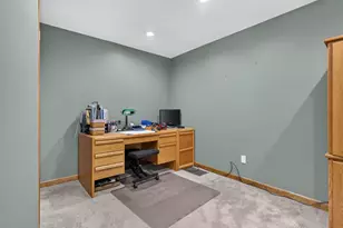 8 Seasons Ln, Londonderry, NH 03053 - Photo 22