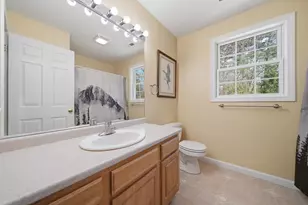 21 Mulberry Ln, Amherst, NH 03031 - Photo 10