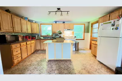 16 Marie Avenue, Nashua, NH 03063 - Photo 4