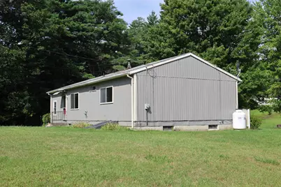 98 Chester Road, Raymond, NH 03077 - Photo 4