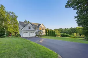 40 Seavey Dr, Auburn, NH 03032 - Photo 4