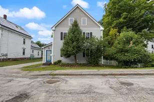 22 Church St, Farmington, NH 03835 - Photo 2