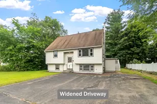 36 E Dunstable Rd, Nashua, NH 03060 - Photo 2