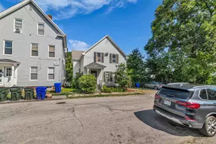 72 B St, Manchester, NH 03102 - Photo 2