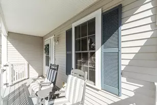 27 Footbridge Ln, Dover, NH 03820 - Photo 2
