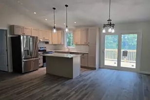 11 Hill St, Newport, NH 03773 - Photo 6