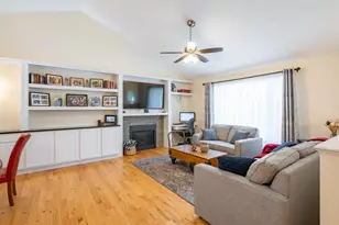 208 Beaver St, Manchester, NH 03104 - Photo 12