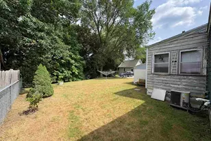 35 Perham St, Nashua, NH 03064 - Photo 8