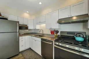 415 High St, Hampton, NH 03842 - Photo 2