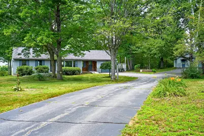 664 Borough Road, Pembroke, NH 03275 - Photo 8