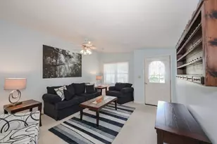 8 Rainbow Dr, Londonderry, NH 03053 - Photo 6