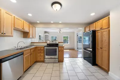 10 Cottage Street, Exeter, NH 03833 - Photo 2