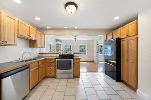 10 Cottage St, Exeter, NH 03833 - Photo 2