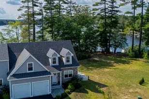 35 Kibrel Ct, Sandown, NH 03873 - Photo 2