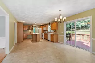 13 Lantern Dr, Sandown, NH 03873 - Photo 6