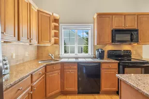 10 Cortland Ave, Stratham, NH 03885 - Photo 18