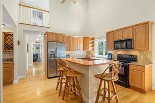10 Cortland Ave, Stratham, NH 03885 - Photo 16