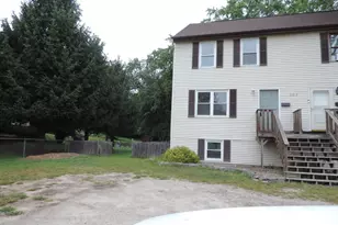 116 5 E Broadway St, Derry, NH 03038 - Photo 2