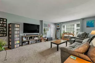 616 Springbrook Cir, Portsmouth, NH 03801 - Photo 2