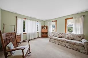 8 Otis Ave, Salem, NH 03079 - Photo 6