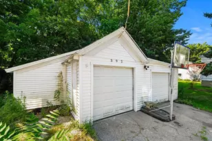 392 Donald St, Bedford, NH 03110 - Photo 2