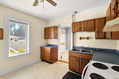 392 Donald Street, Bedford, NH 03110 - Photo 10