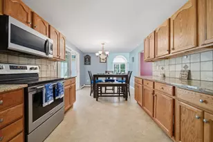 28 Chelsea Ct, Henniker, NH 03242 - Photo 6