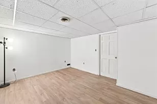 283 S Hall St, Manchester, NH 03103 - Photo 28