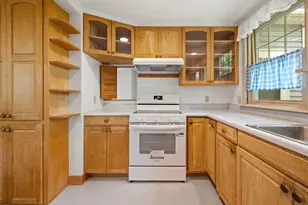 11 Edgewood St, Claremont, NH 03743 - Photo 4
