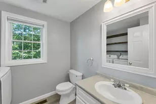 22 Hartwell Brook Dr, Nashua, NH 03060 - Photo 10