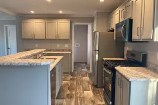 40 School St, Canaan, NH 03741 - Photo 2